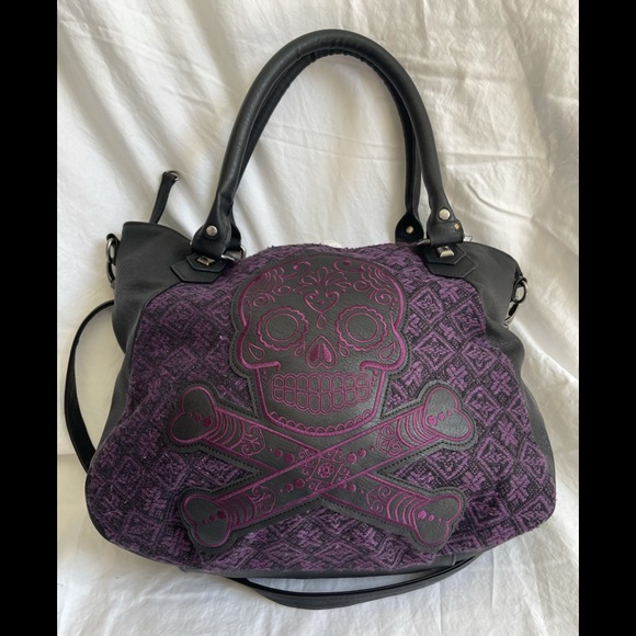 loungefly skull bag